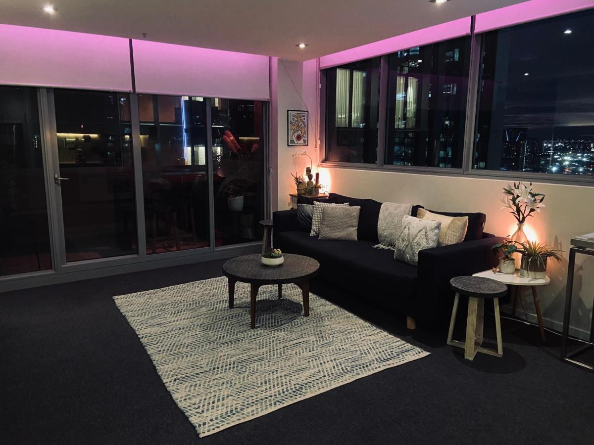 La Sky Boutique Apartment - Pool, Spa & Sauna Melbourne Bagian luar foto